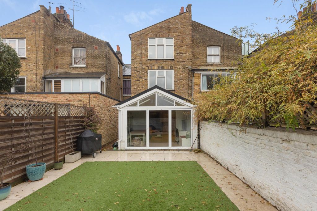 Property photo 3 of 19 Image