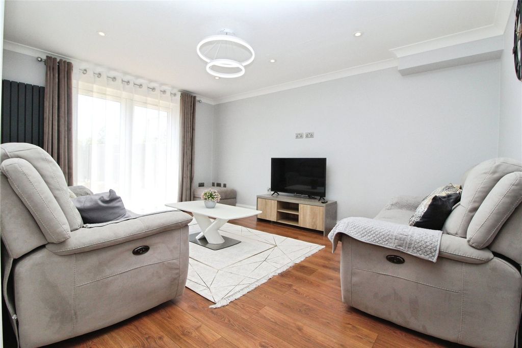 Property photo 2 of 15 Picture No. 02
