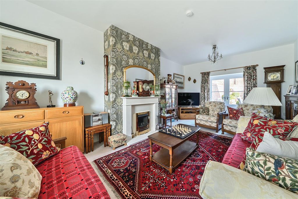 Property photo 3 of 27 Sitting Room