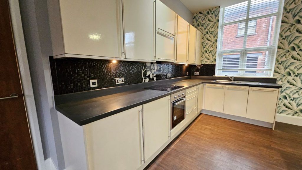 Property photo 3 of 12 4