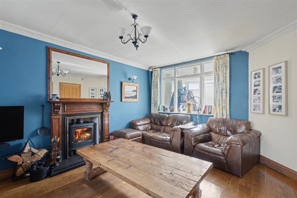 Property photo 3 of 36 Sitting Room