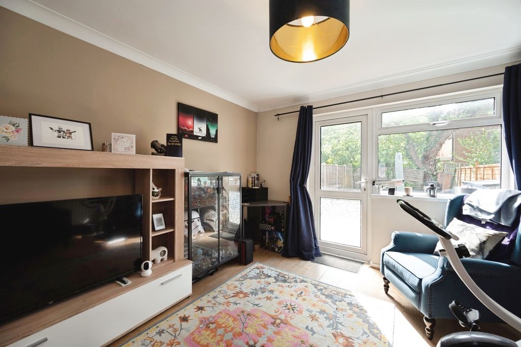 Property photo 3 of 17