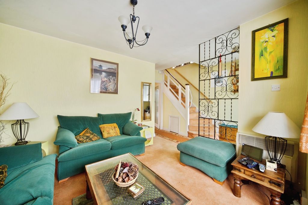 Property photo 2 of 17 Photo