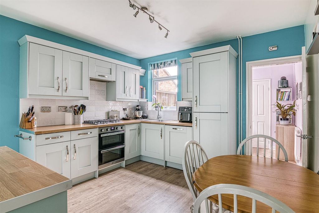 Property photo 2 of 26