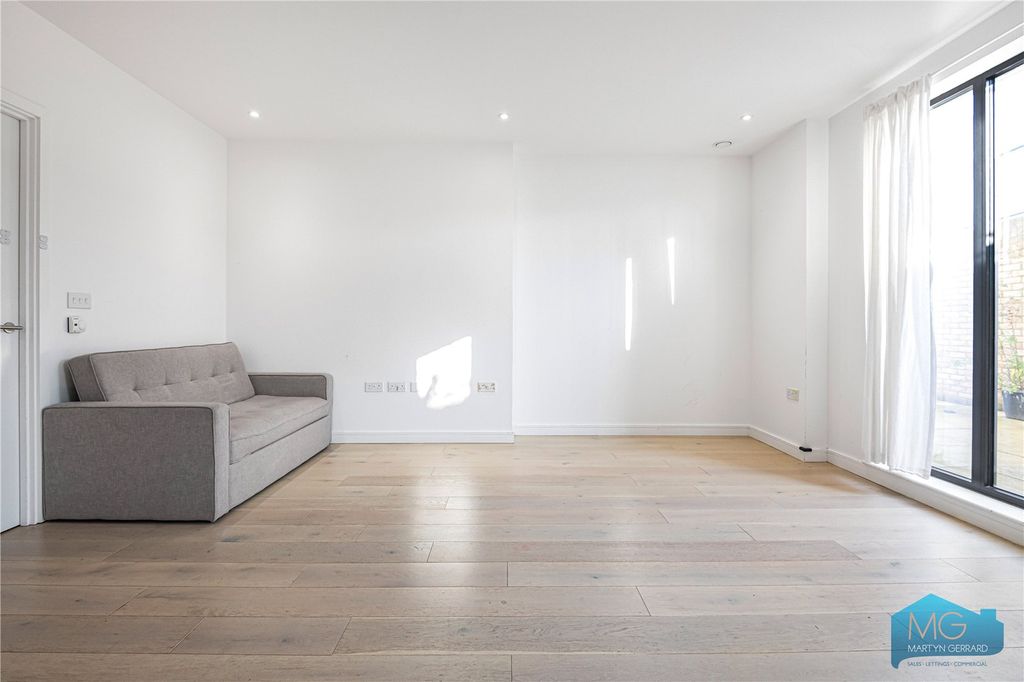 Property photo 2 of 14 Picture No. 08