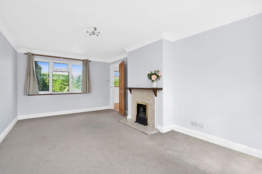 Property photo 2 of 26