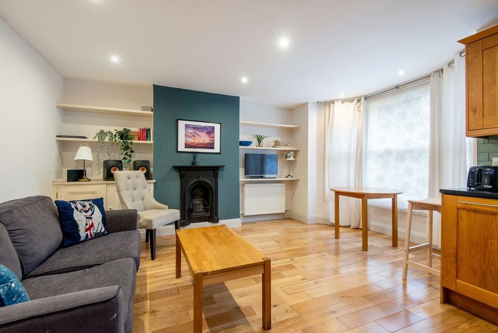 Property photo 2 of 7