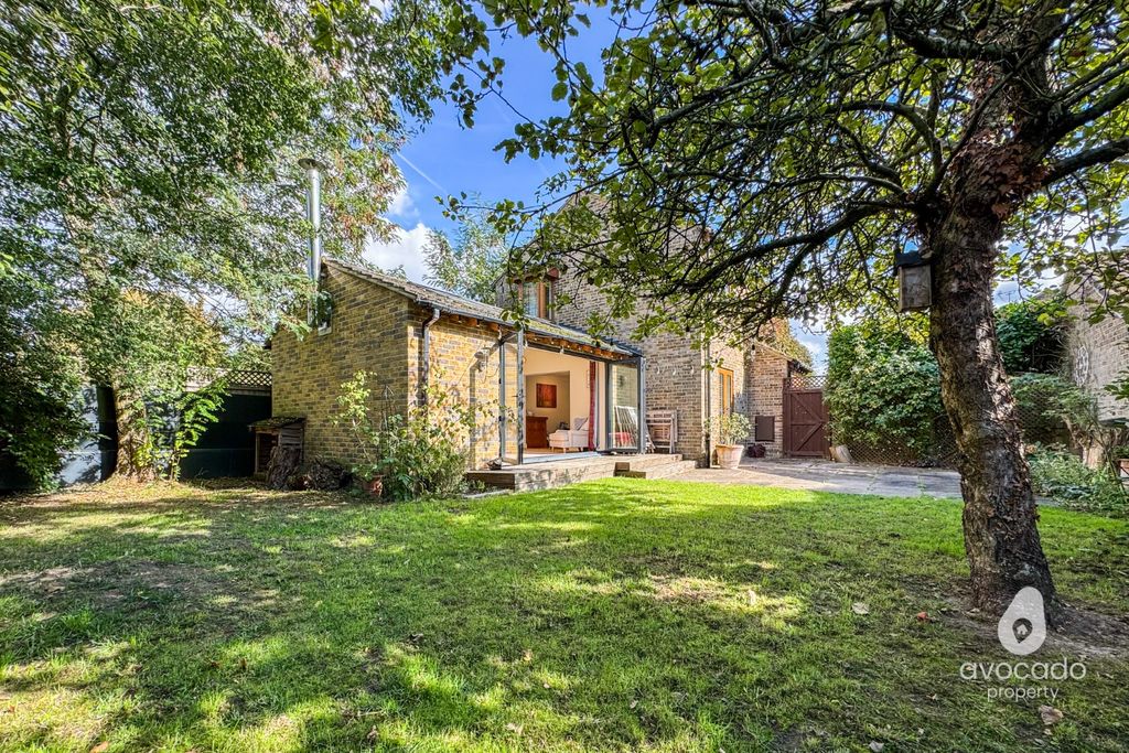 Property photo 3 of 27 4541505