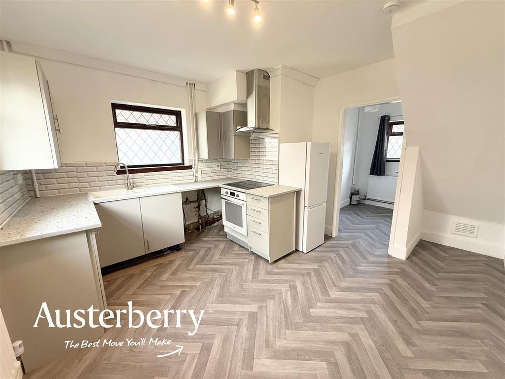 Property photo 2 of 12 Img_5921.Jpg