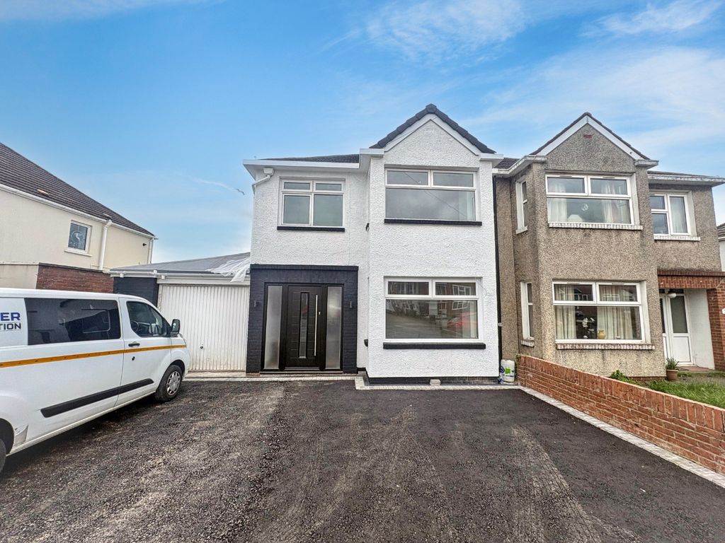 Property photo 1 of 18 4992102