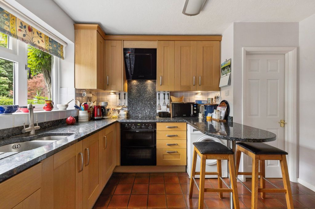 Property photo 2 of 24 Kitchen