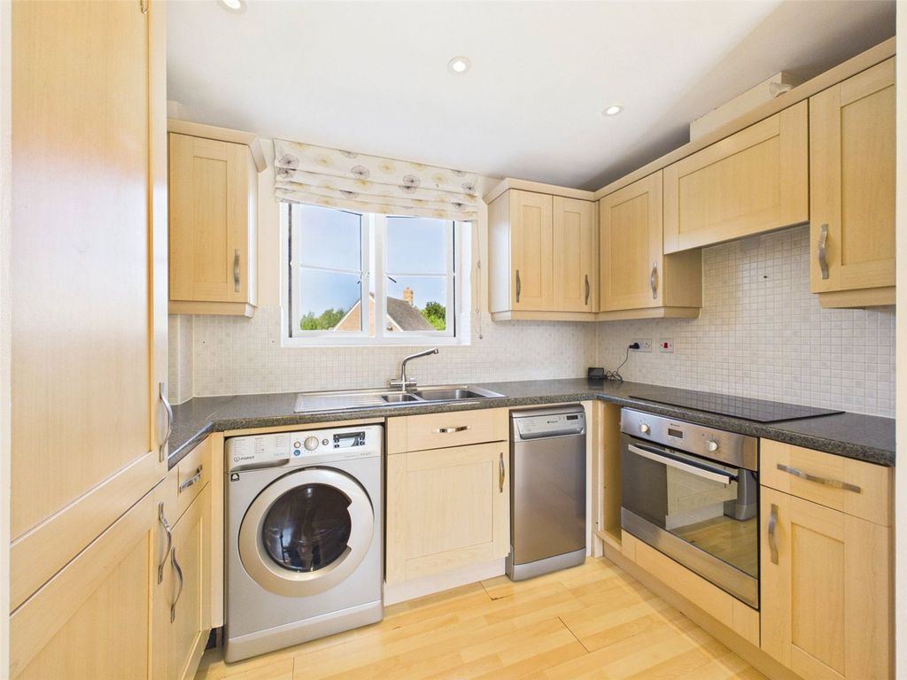 Property photo 1 of 19 Kitchen
