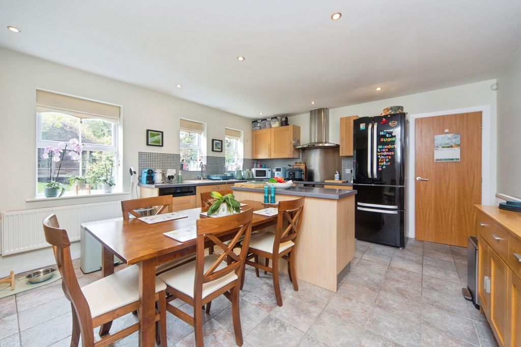 Property photo 2 of 22 Pbox-Img.Jpg