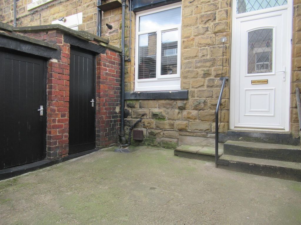 Property photo 1 of 14 Outside