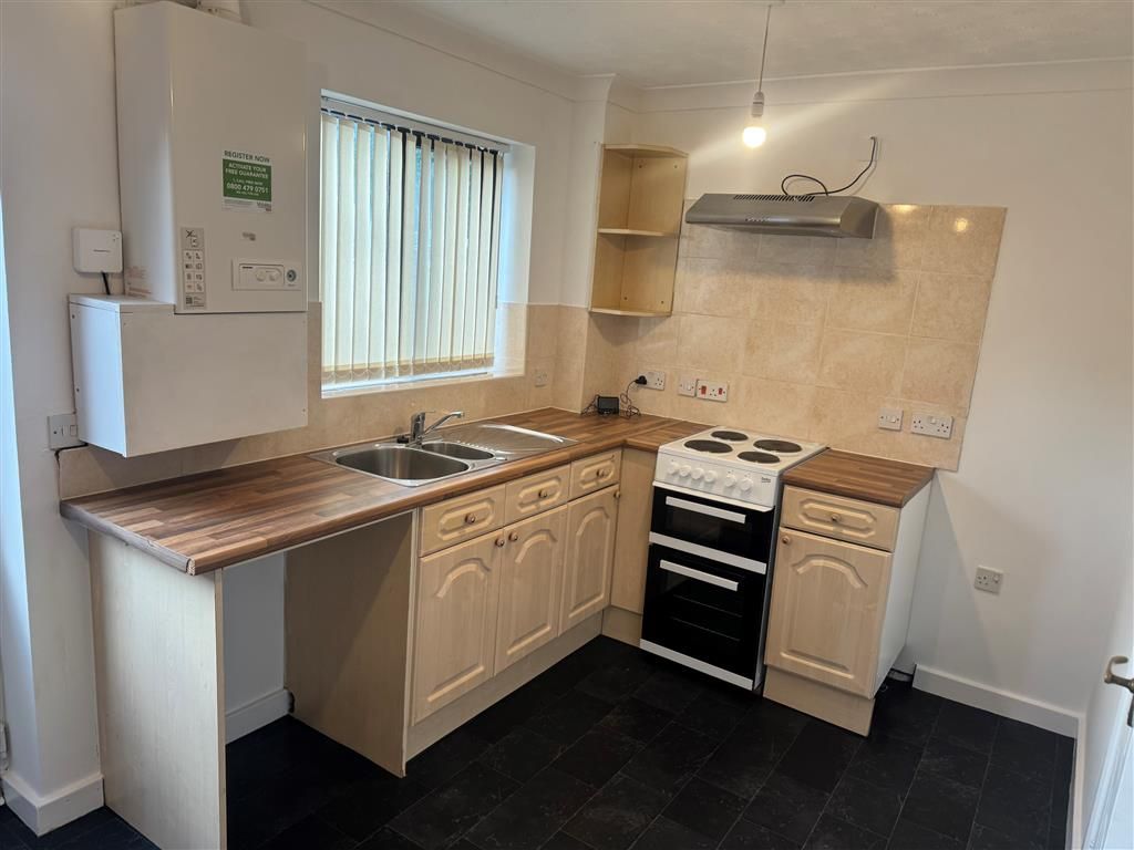 Property photo 2 of 7 Kitchen