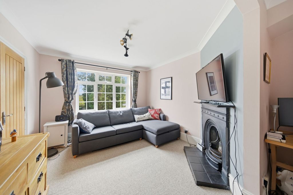 Property photo 3 of 33