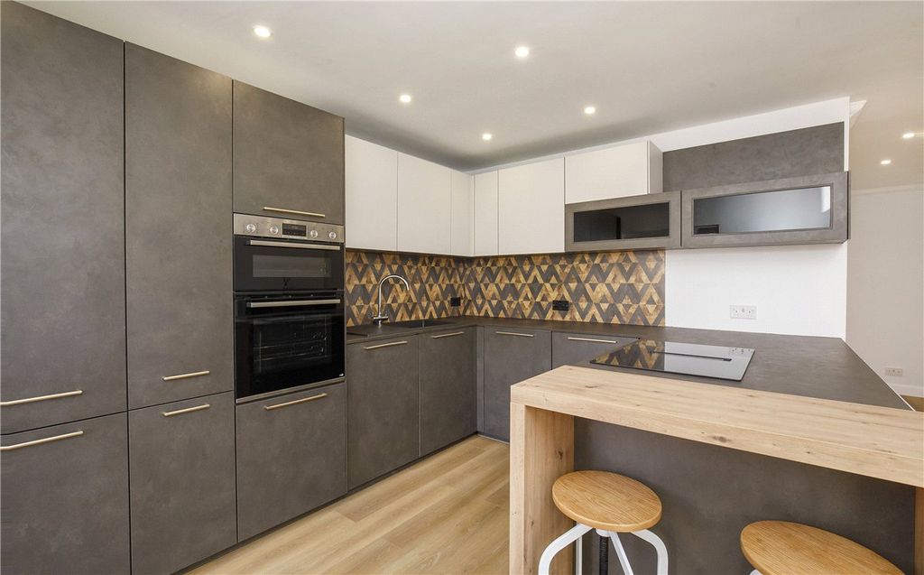 Property photo 3 of 17 Picture No. 09