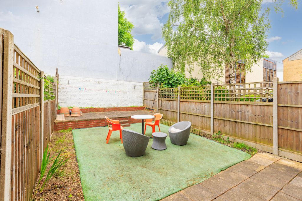 Property photo 3 of 23