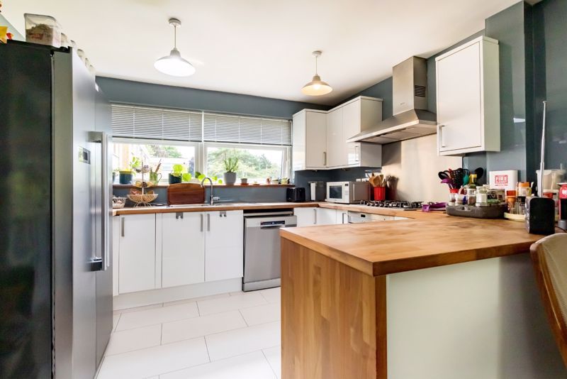 Property photo 2 of 12 Kitchen