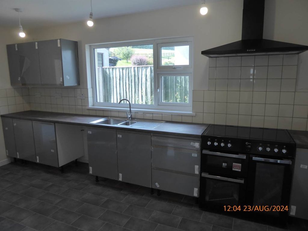 Property photo 2 of 15 P1260896