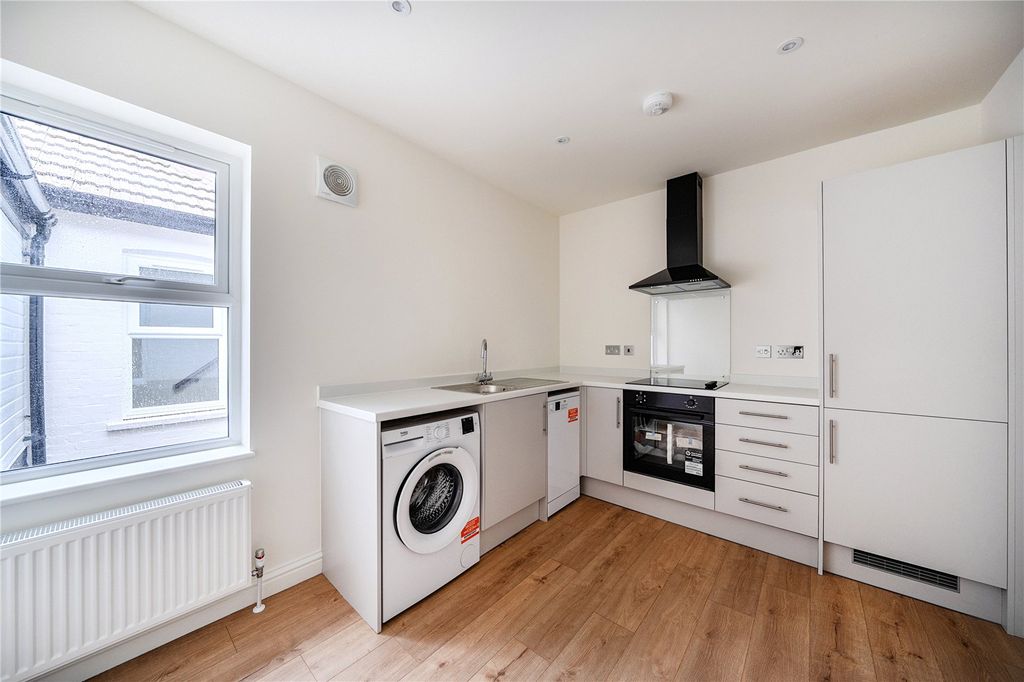 Property photo 3 of 16 Picture No. 16