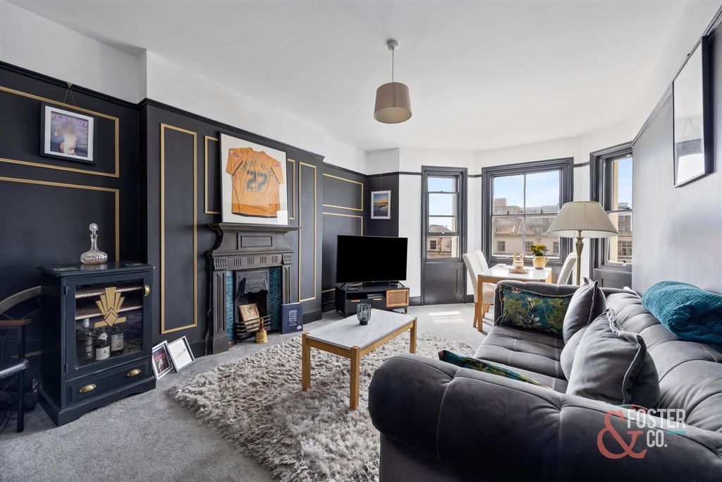 Property photo 3 of 16 St Catherines Terrace, 13 Flat 4-007.Jpg
