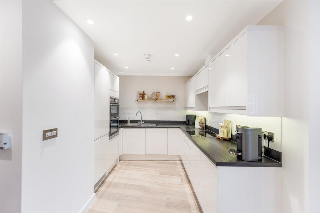 Property photo 3 of 14 Kitchen