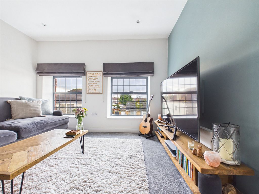 Property photo 1 of 16 Picture No. 18