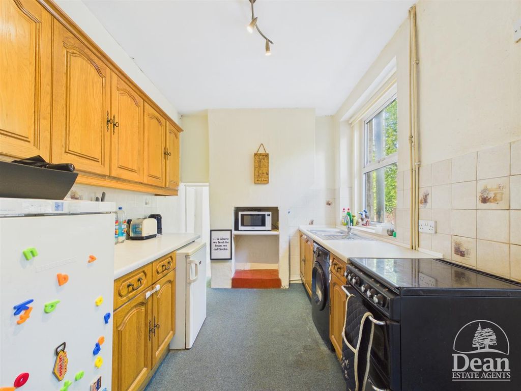 Property photo 3 of 16