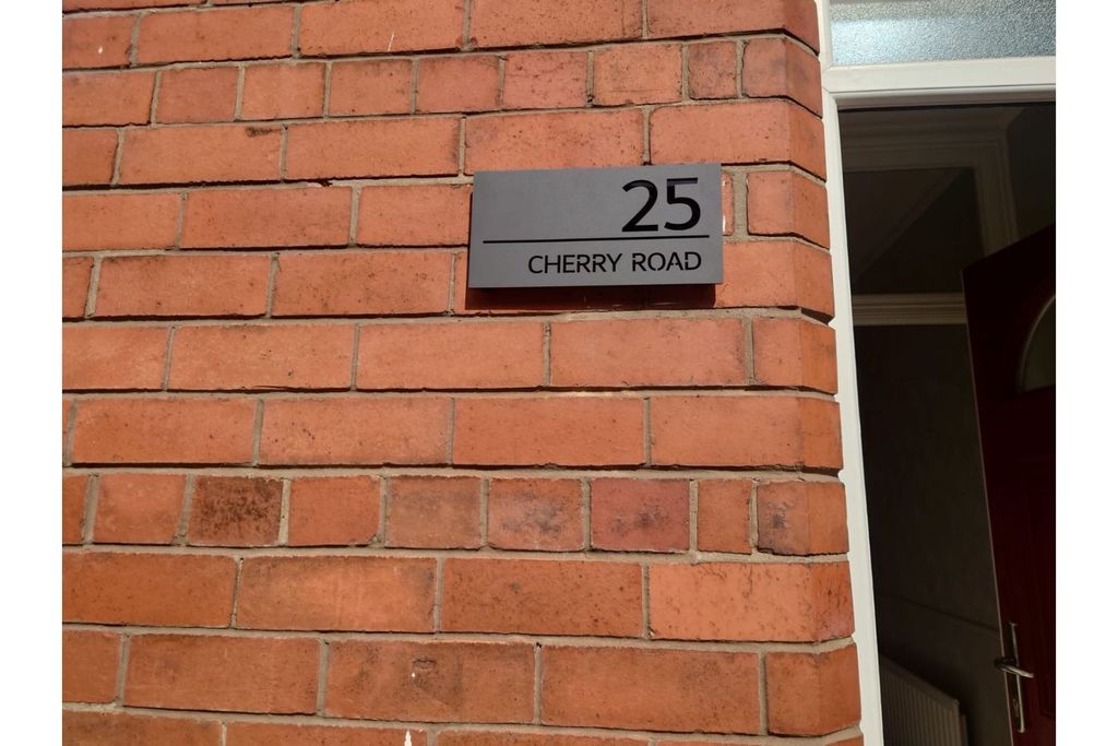 Property photo 2 of 35