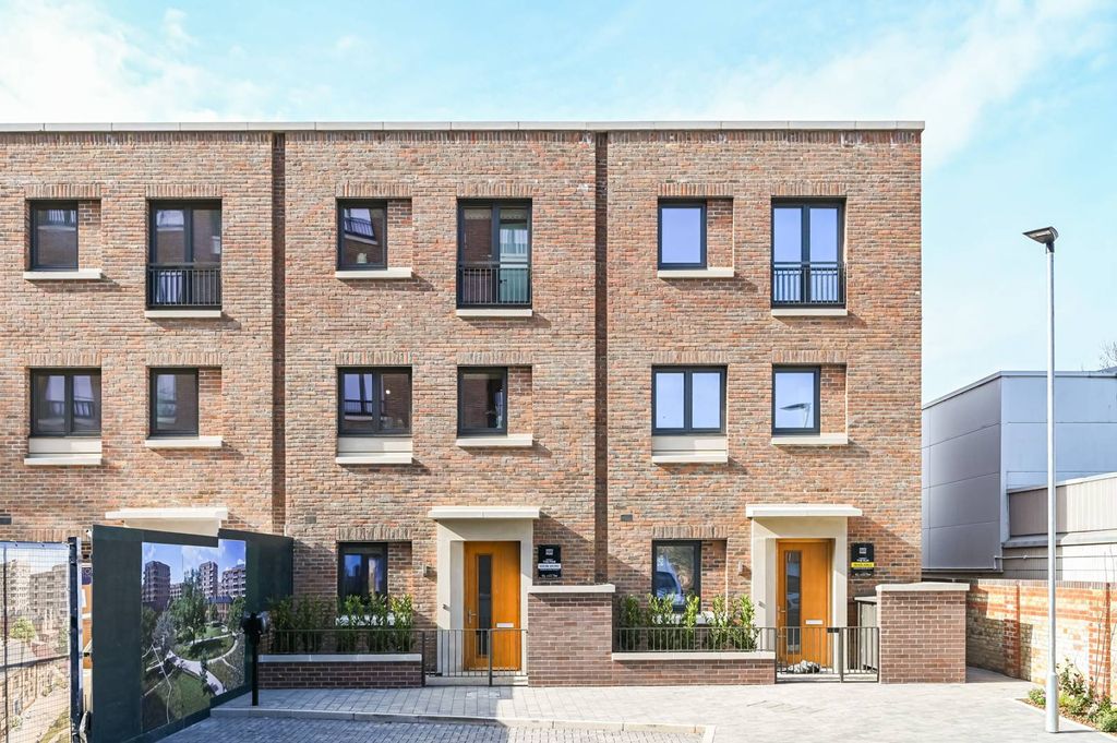 Property photo 2 of 36