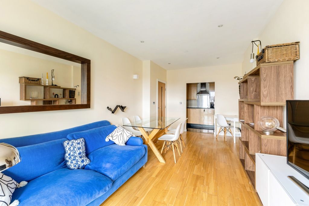 Property photo 3 of 11 115450_Flat 506 C...