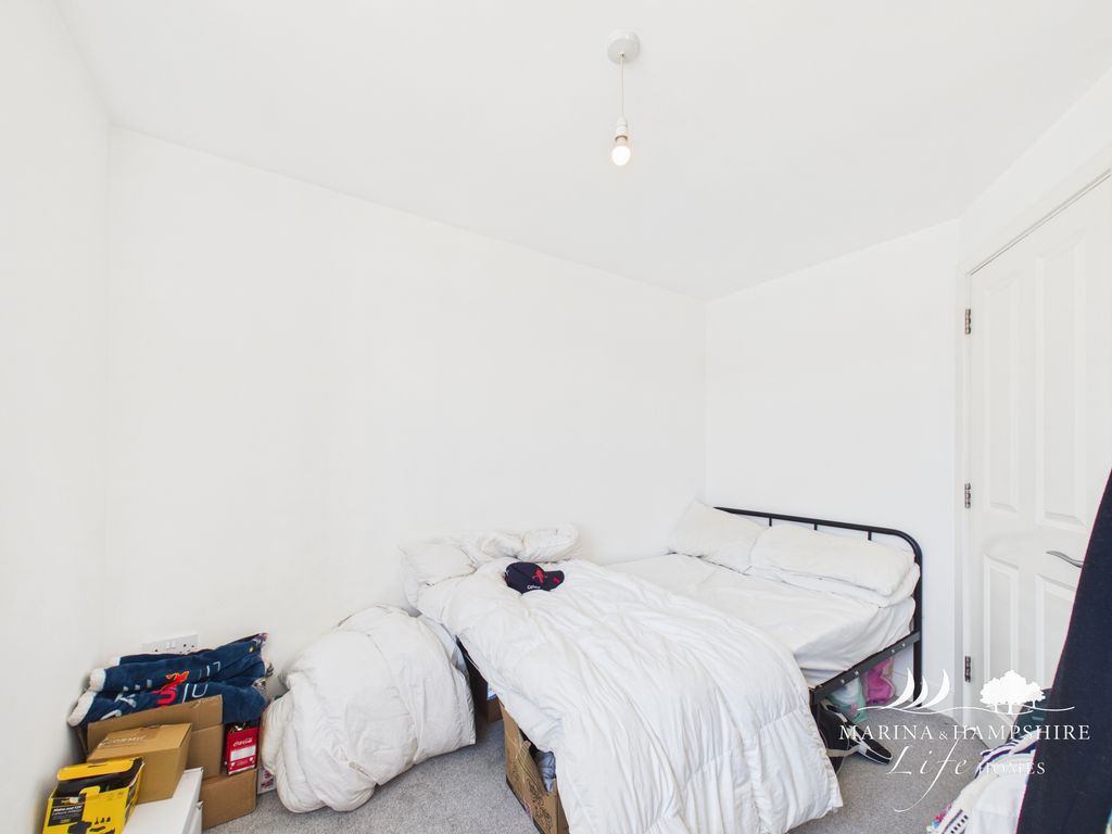 Property photo 3 of 16 Cam03915G0-Pr0066-Still006