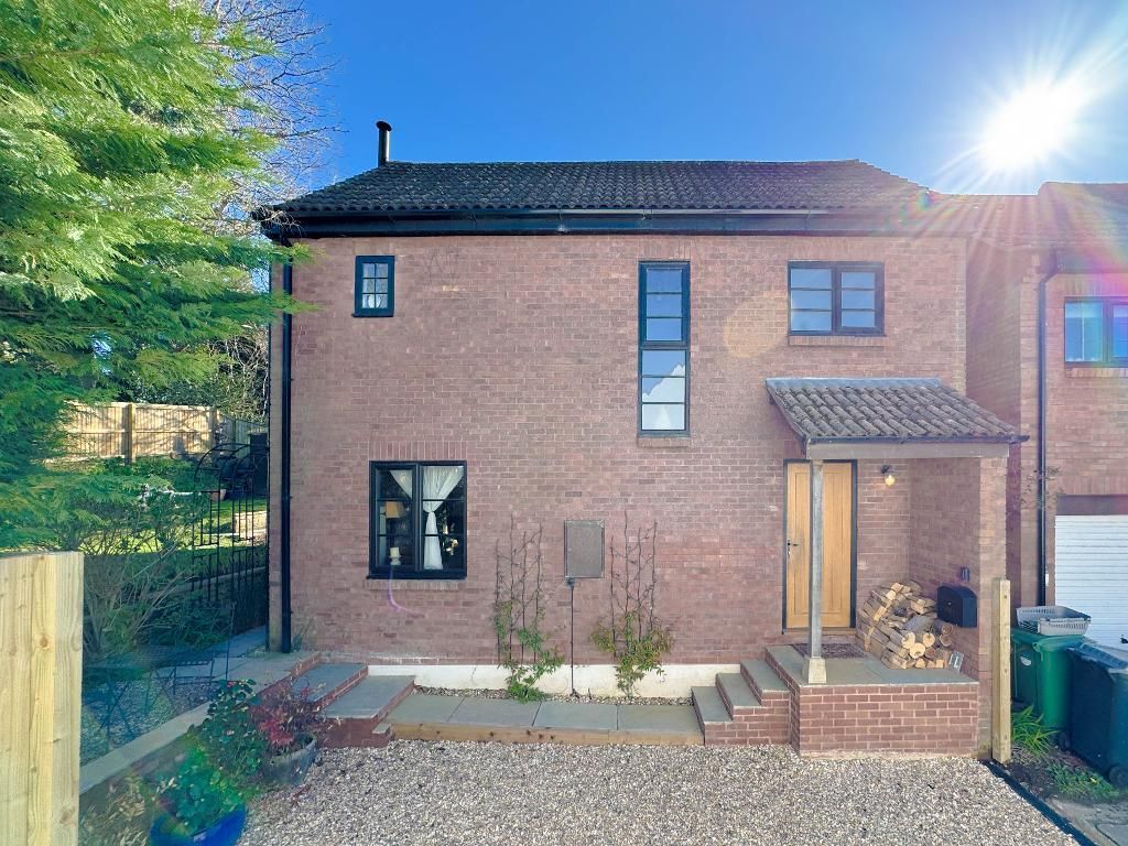Property photo 1 of 32