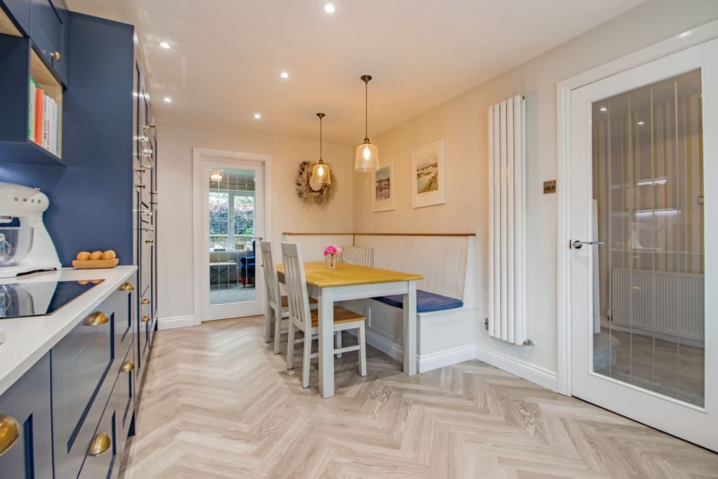 Property photo 3 of 25 Kitchen Diner
