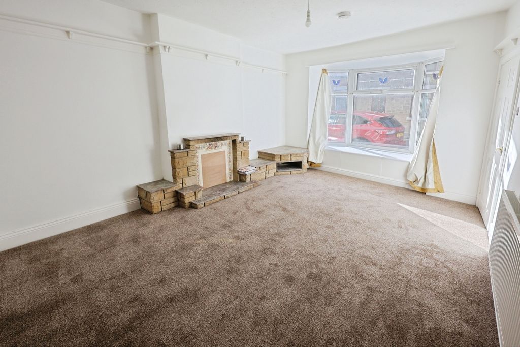 Property photo 2 of 10 Pbox-Img.Jpg