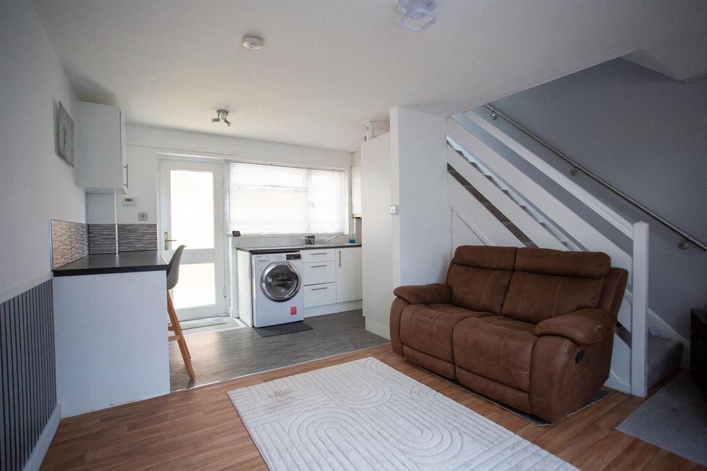 Property photo 2 of 10 Derb8674.Jpg
