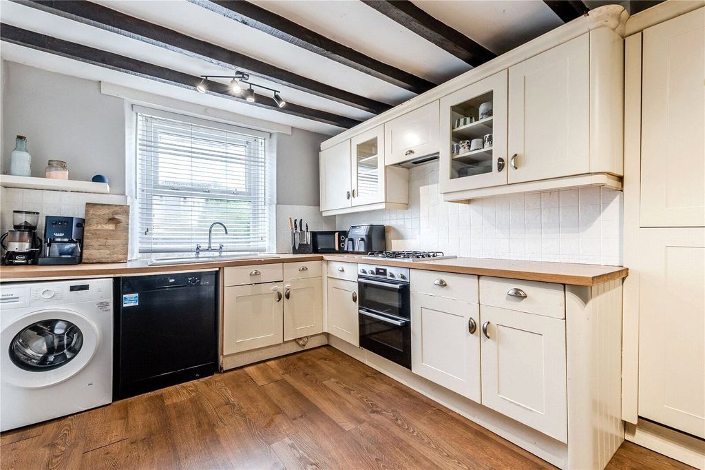 Property photo 3 of 18 Dining Kitchen