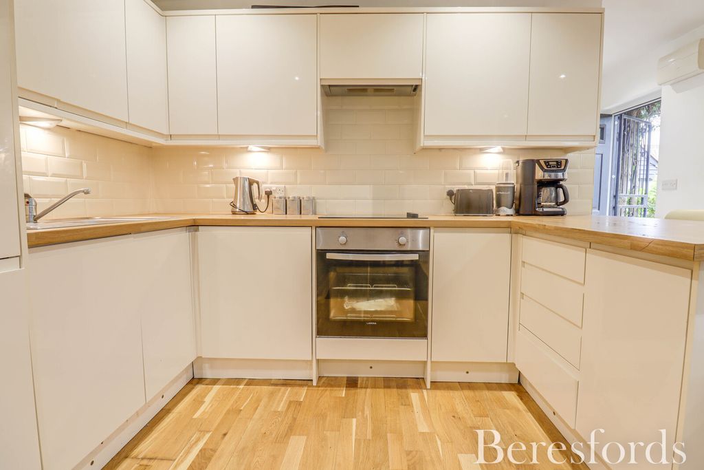 Property photo 2 of 9 Picture No. 01