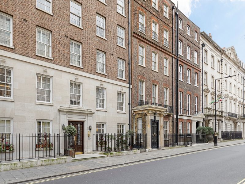 Property photo 2 of 11