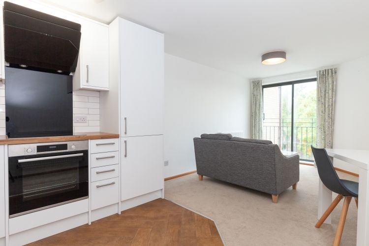 Property photo 1 of 7 235642