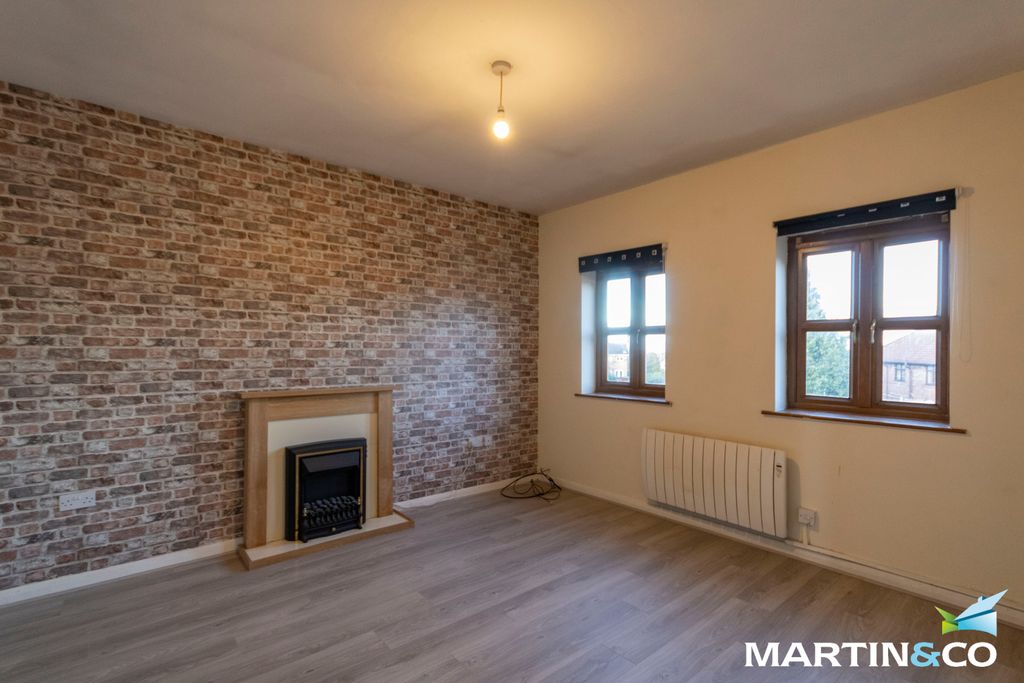 Property photo 2 of 9