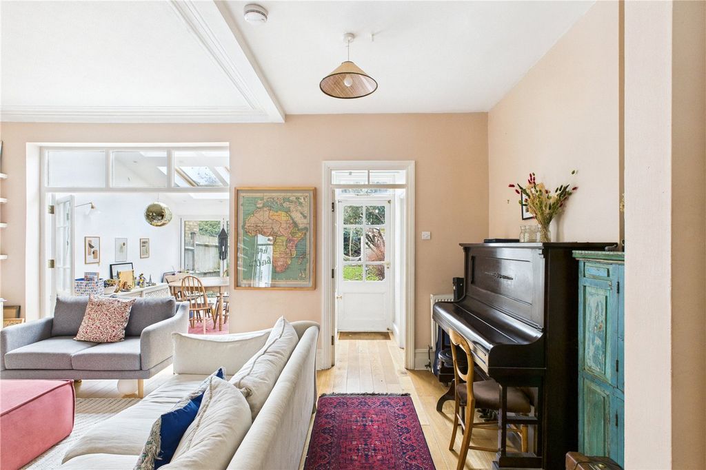 Property photo 2 of 20 Picture No. 10