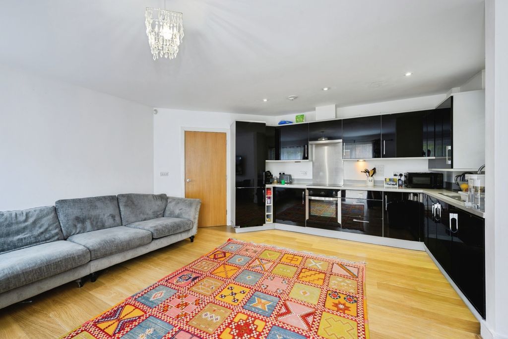Property photo 1 of 17 Pbox-Img.Jpg