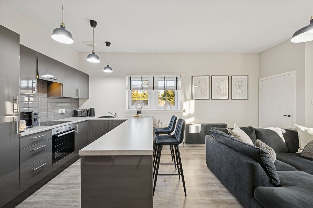 Property photo 2 of 19 Kitchen/ Dining/ Lounge Area