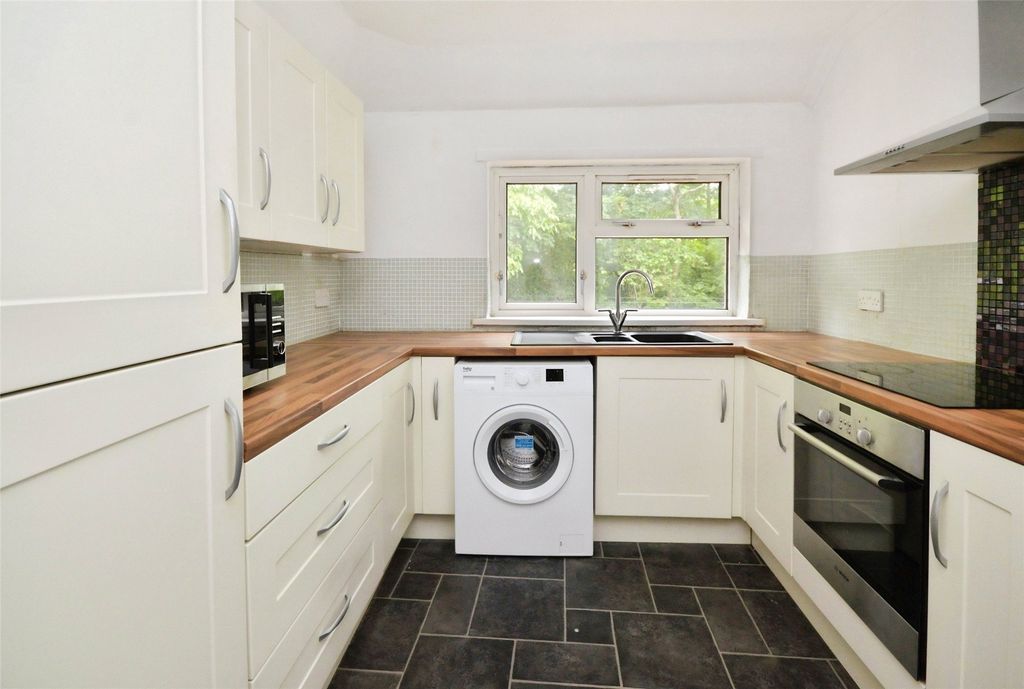 Property photo 3 of 10 3 - Picture No. 11