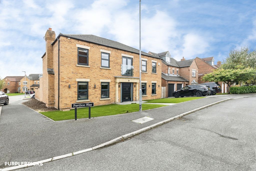 Property photo 2 of 52