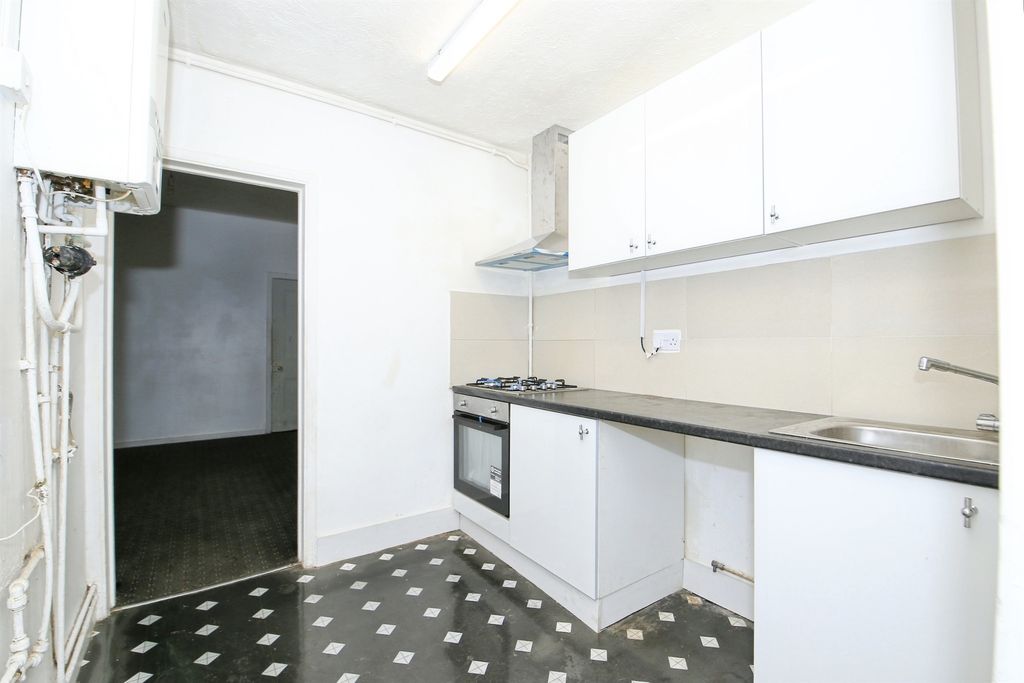 Property photo 3 of 12