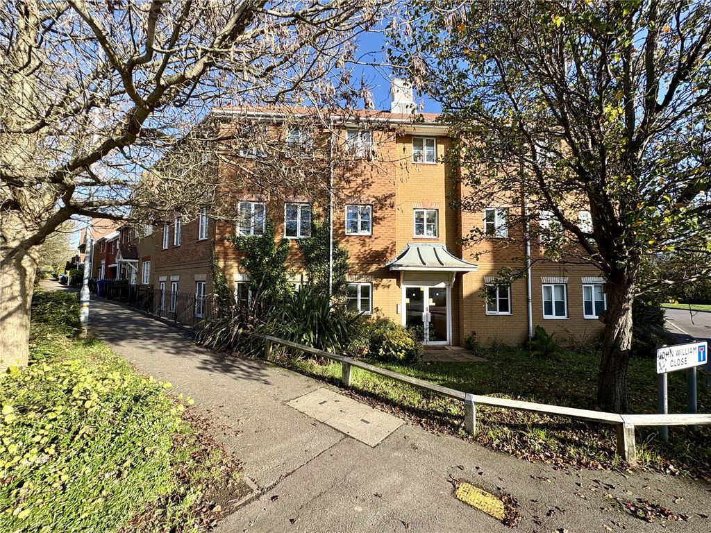 Property photo 2 of 8 Picture No. 11