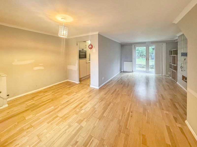 Property photo 3 of 16 Photo 2